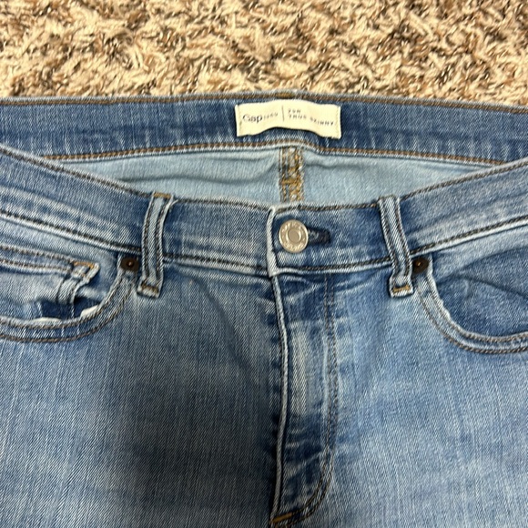 2/$10 Gap True Skinny jeans 29R - Picture 2 of 4